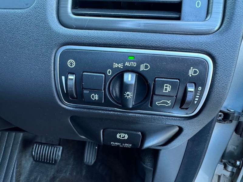 2014 VOLVO V70 2014 VOLVO V70