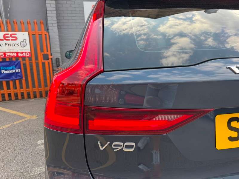 2018 VOLVO V90 2018 VOLVO V90