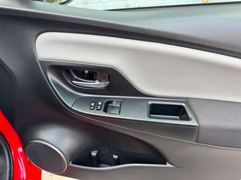 2015 TOYOTA YARIS 2015 TOYOTA YARIS