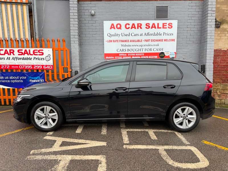 A 2021 VOLKSWAGEN GOLF LIFE TSI A 2021 VOLKSWAGEN GOLF LIFE TSI