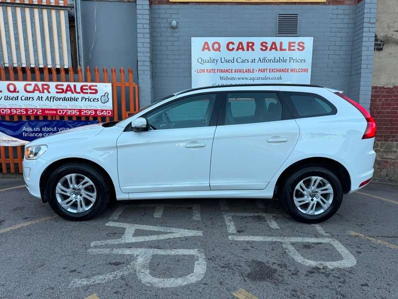 A 2015 VOLVO XC60 D4 SE A 2015 VOLVO XC60 D4 SE