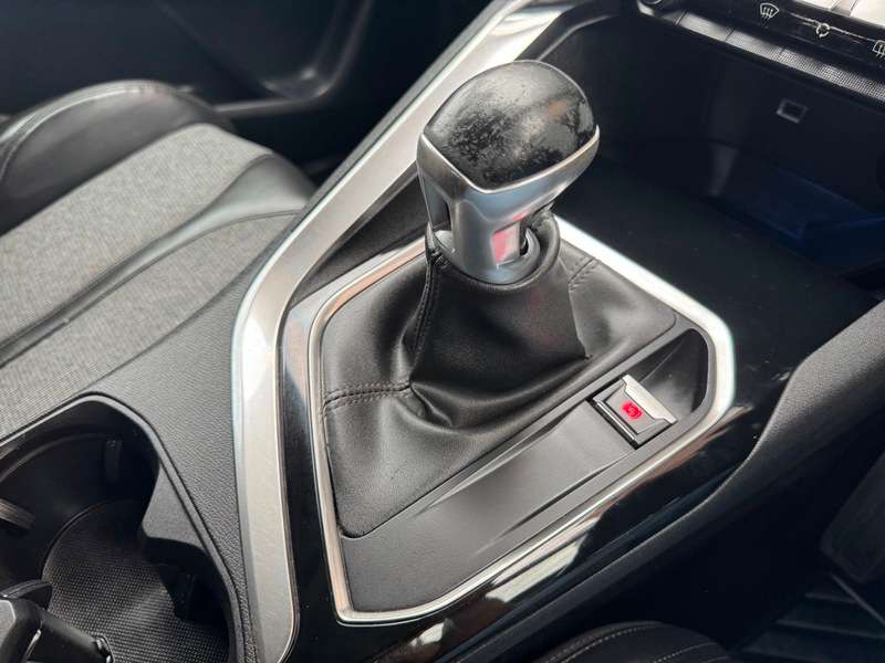 2017 PEUGEOT 3008 2017 PEUGEOT 3008