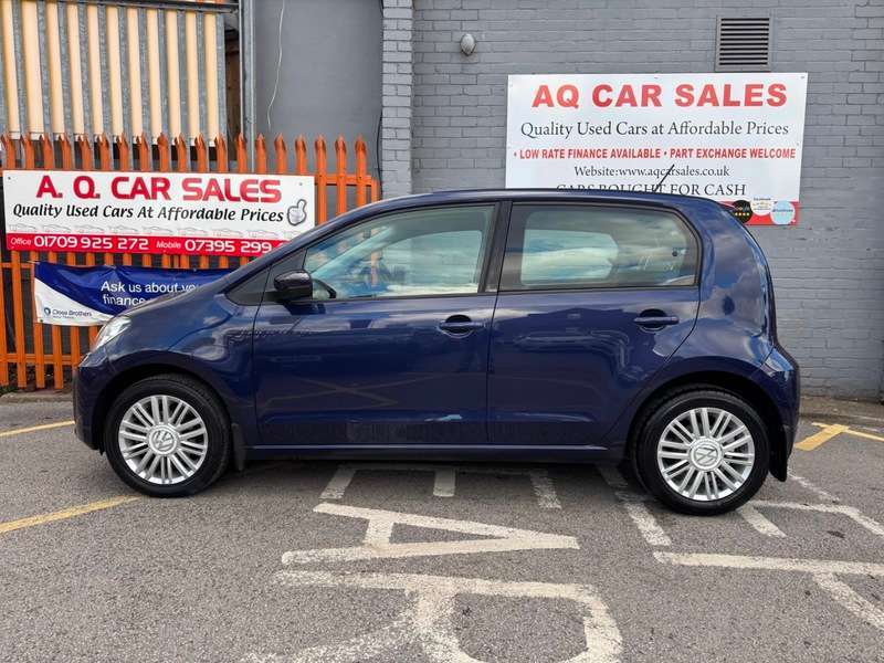 A 2017 VOLKSWAGEN UP MOVE UP A 2017 VOLKSWAGEN UP MOVE UP