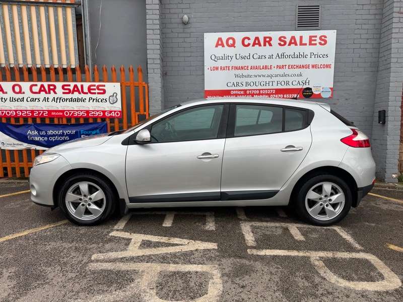 A 2011 RENAULT MEGANE DYNAMIQUE TOMTOM VVT A 2011 RENAULT MEGANE DYNAMIQUE TOMTOM VVT
