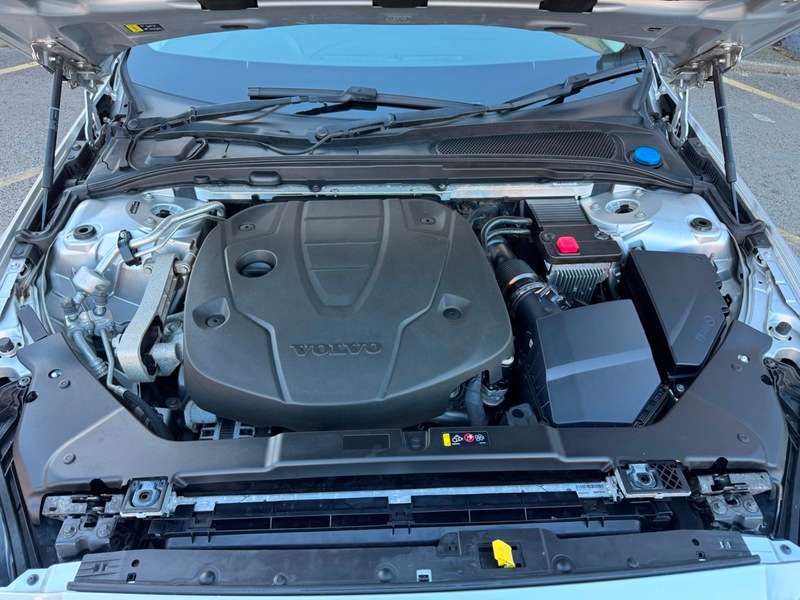 2018 VOLVO V60 2018 VOLVO V60