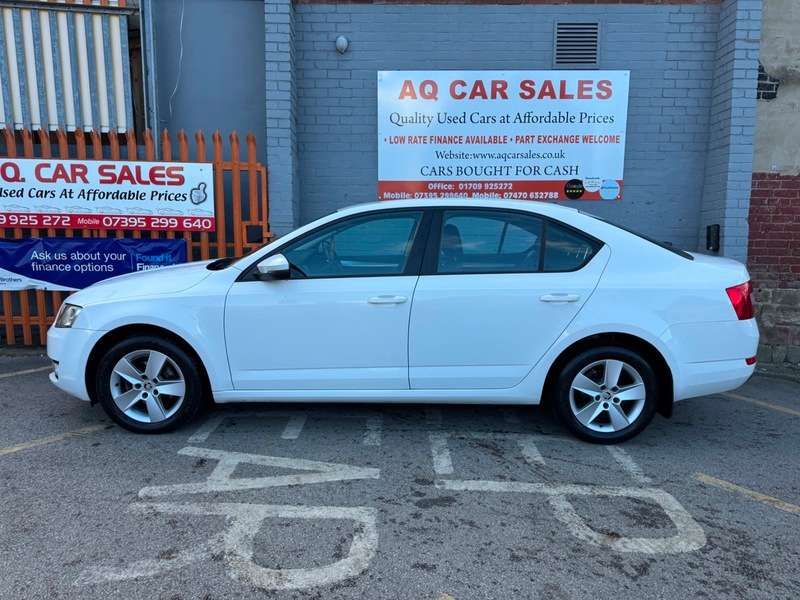 A 2016 SKODA OCTAVIA SE TSI A 2016 SKODA OCTAVIA SE TSI