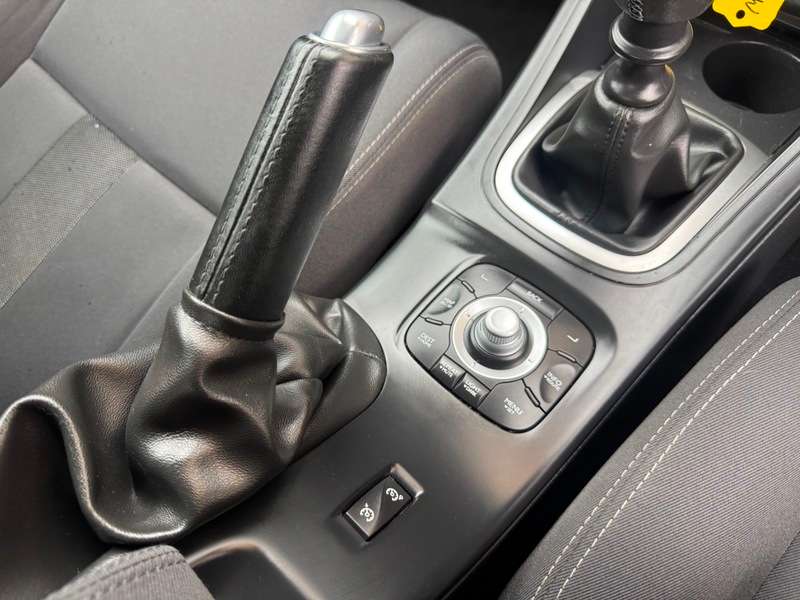 2011 RENAULT MEGANE 2011 RENAULT MEGANE