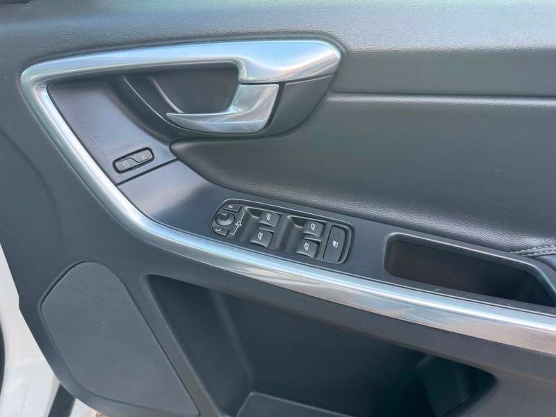 2015 VOLVO XC60 2015 VOLVO XC60