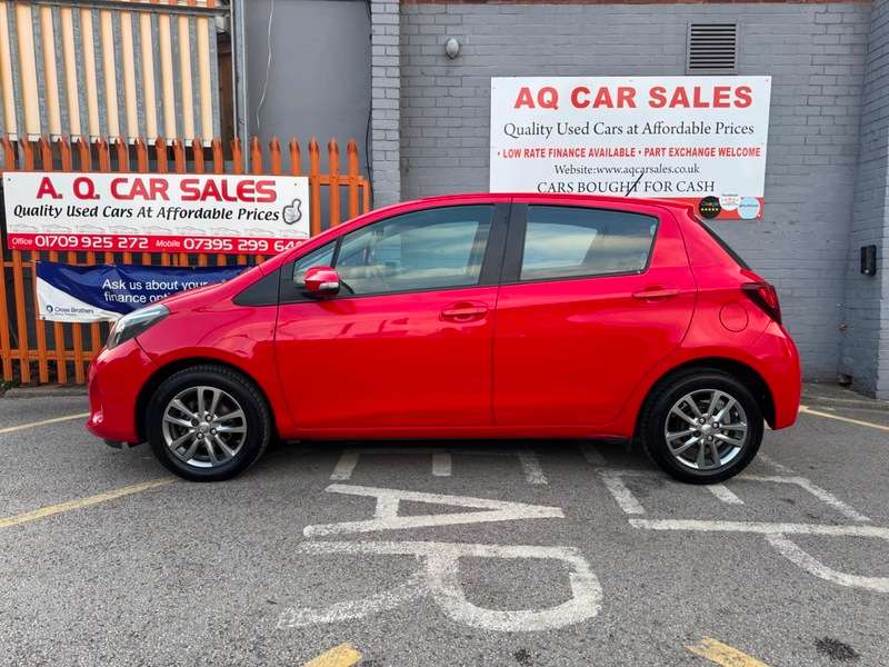 A 2015 TOYOTA YARIS VVT-I ICON M-DRIVE S A 2015 TOYOTA YARIS VVT-I ICON M-DRIVE S