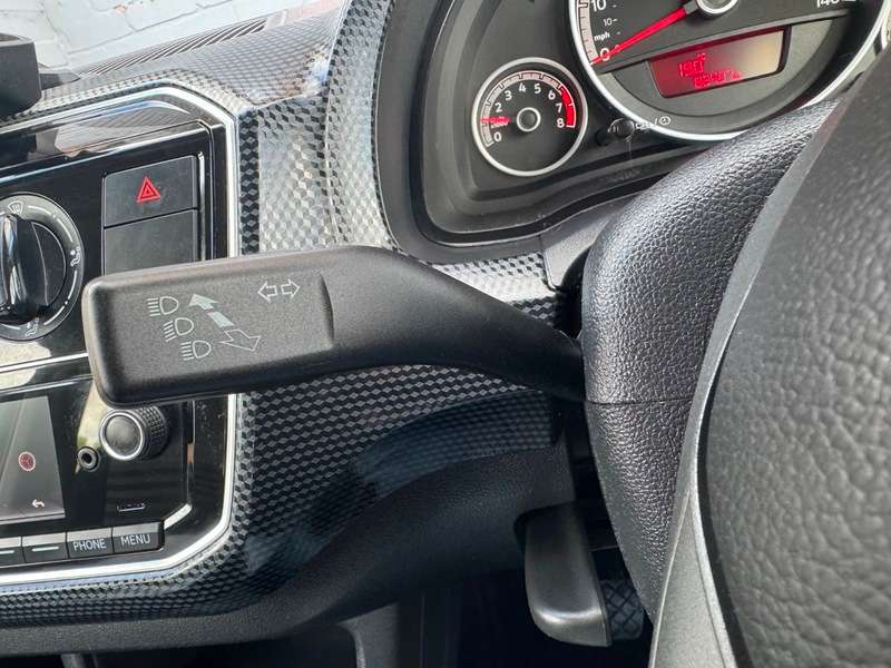 2017 VOLKSWAGEN UP 2017 VOLKSWAGEN UP