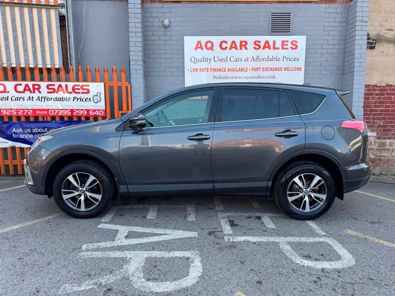 A 2016 TOYOTA RAV4 D-4D BUSINESS EDITION A 2016 TOYOTA RAV4 D-4D BUSINESS EDITION
