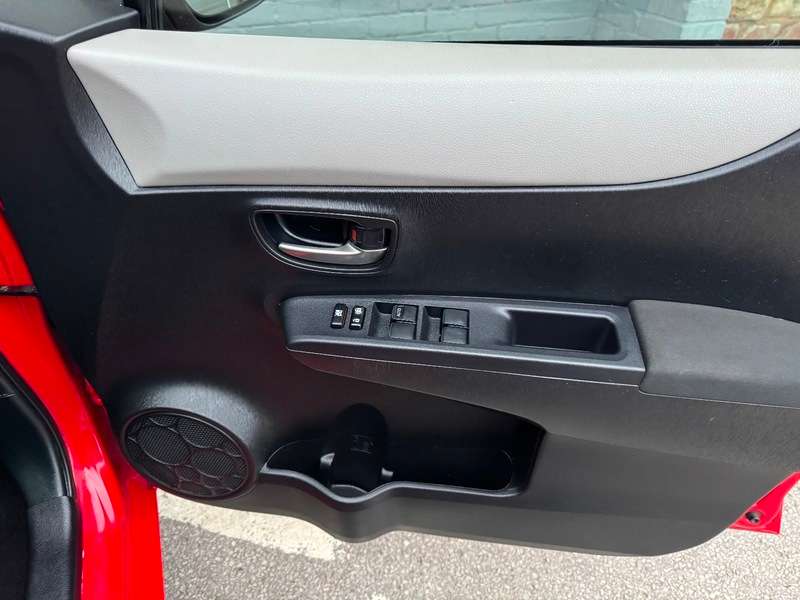 2013 TOYOTA YARIS 2013 TOYOTA YARIS