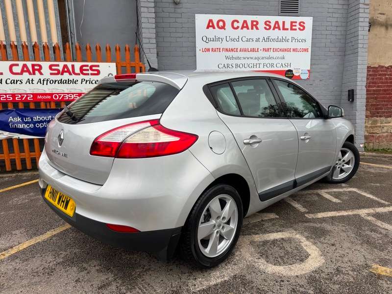 2011 RENAULT MEGANE 2011 RENAULT MEGANE