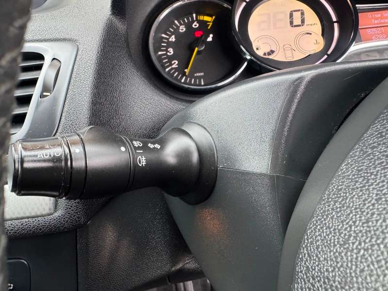 2011 RENAULT MEGANE 2011 RENAULT MEGANE