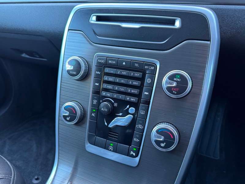 2014 VOLVO V70 2014 VOLVO V70