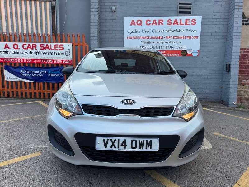 A 2014 KIA RIO VR7 A 2014 KIA RIO VR7