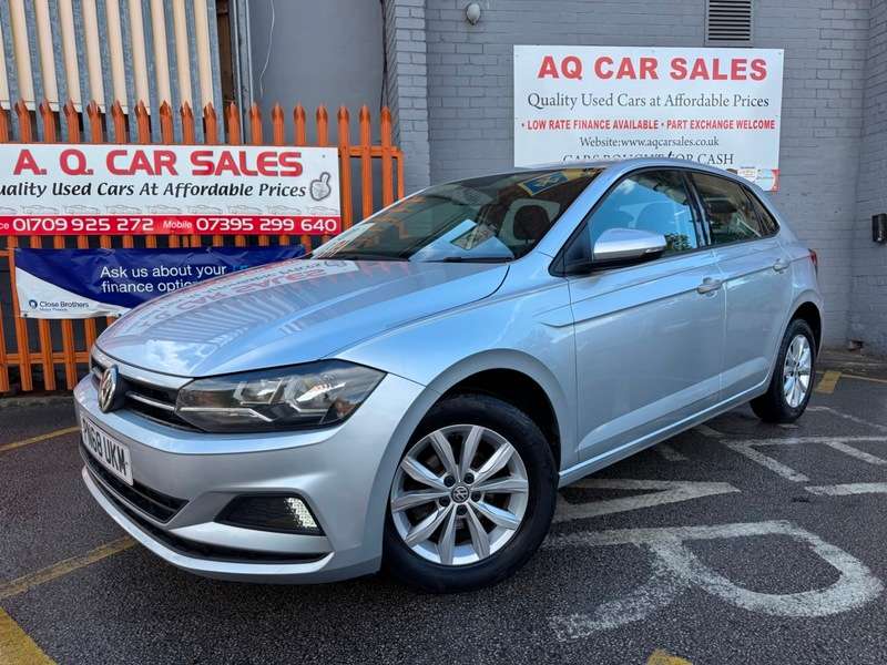 A 2018 VOLKSWAGEN POLO SE A 2018 VOLKSWAGEN POLO SE
