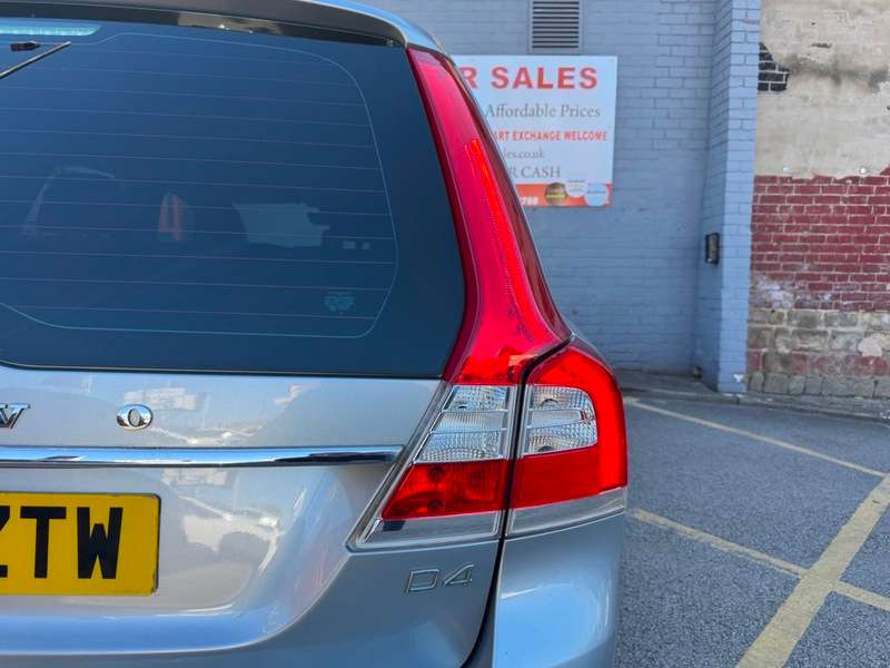 2014 VOLVO V70 2014 VOLVO V70