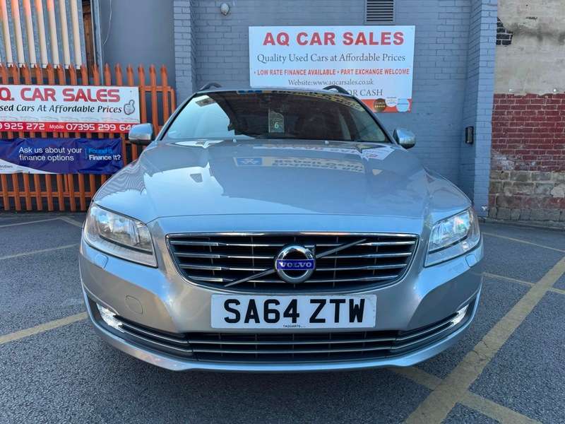 A 2014 VOLVO V70 D4 SE NAV A 2014 VOLVO V70 D4 SE NAV