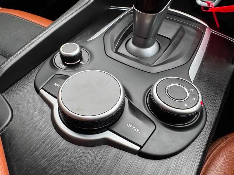 2017 ALFA ROMEO GIULIA 2017 ALFA ROMEO GIULIA