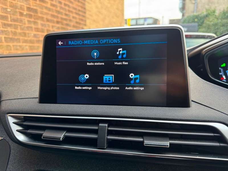 2019 PEUGEOT 3008 2019 PEUGEOT 3008