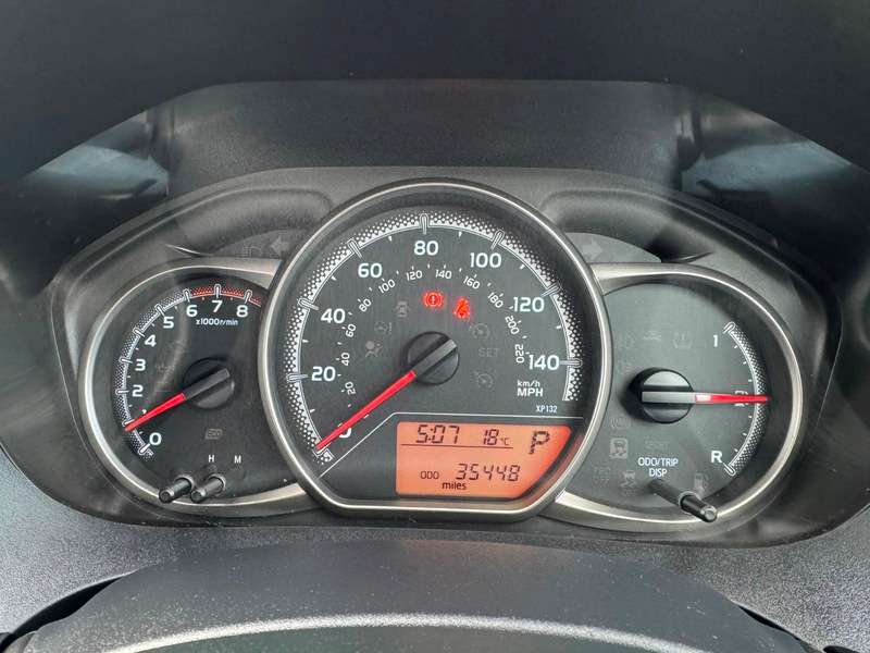 2015 TOYOTA YARIS 2015 TOYOTA YARIS