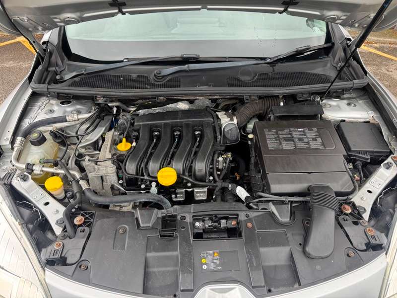 2011 RENAULT MEGANE 2011 RENAULT MEGANE