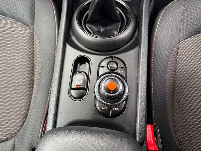 2017 MINI CLUBMAN 2017 MINI CLUBMAN