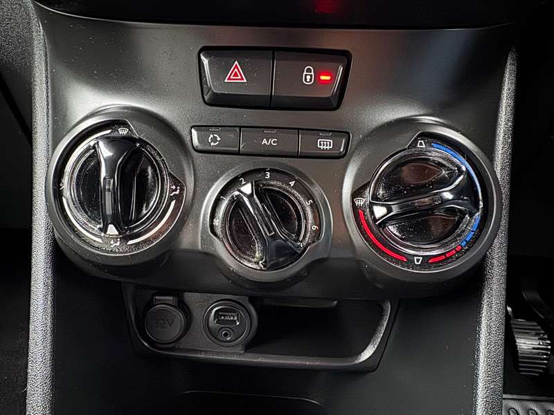 2016 PEUGEOT 208 2016 PEUGEOT 208