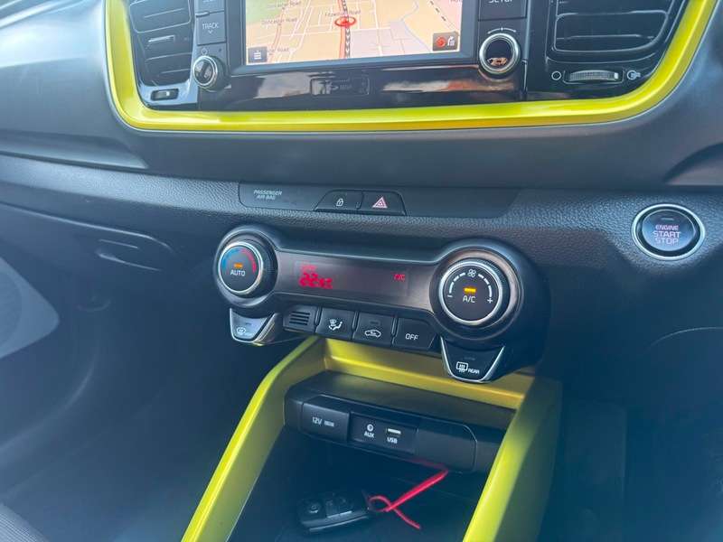 2018 KIA STONIC 2018 KIA STONIC