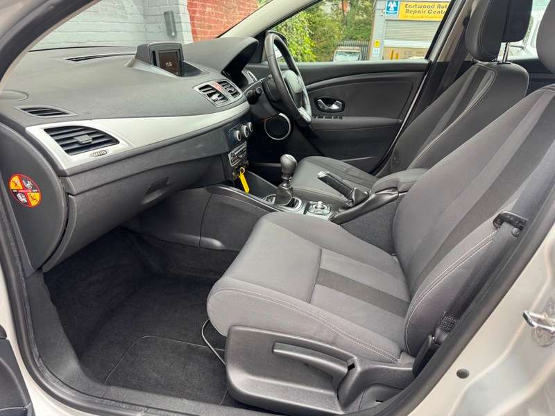 2011 RENAULT MEGANE 2011 RENAULT MEGANE