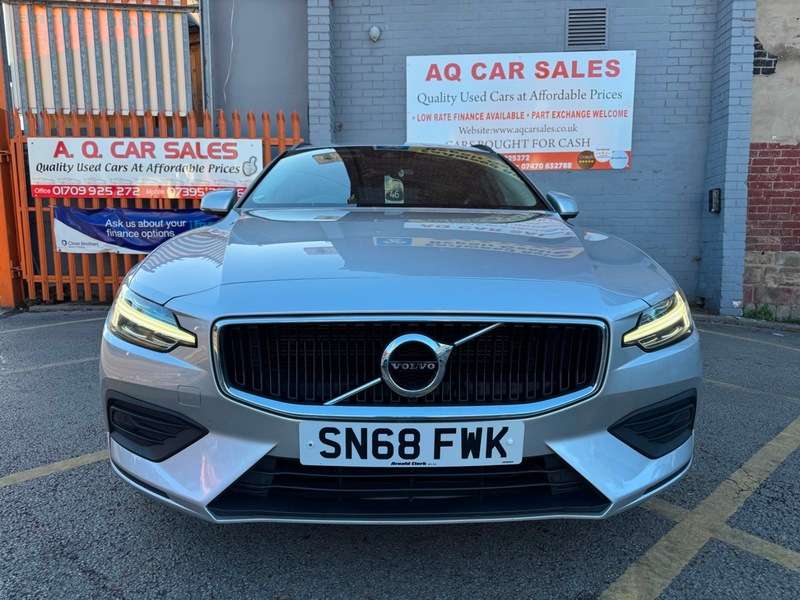 A 2018 VOLVO V60 D3 MOMENTUM A 2018 VOLVO V60 D3 MOMENTUM