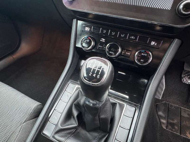 2019 SKODA SUPERB 2019 SKODA SUPERB