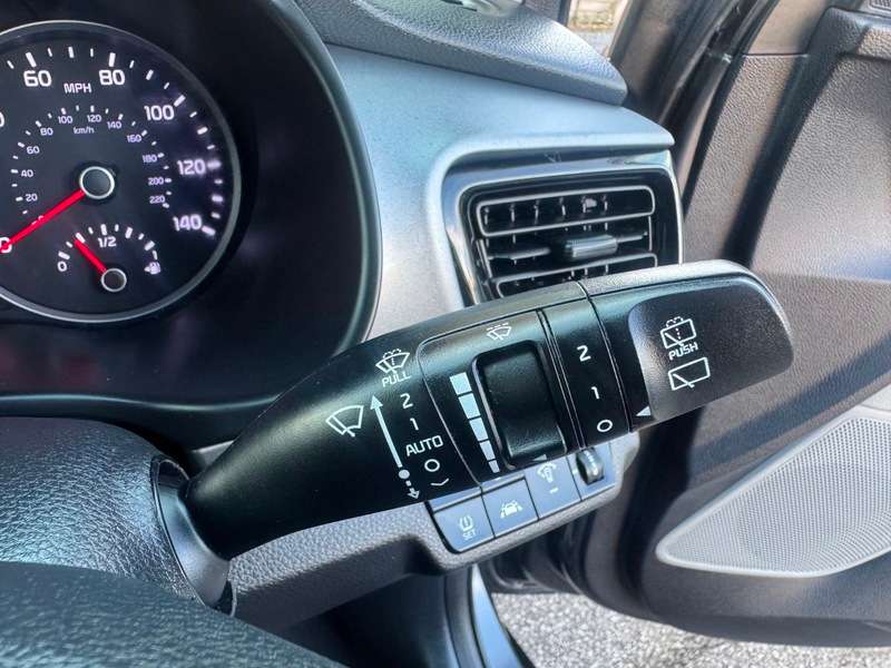 2018 KIA STONIC 2018 KIA STONIC