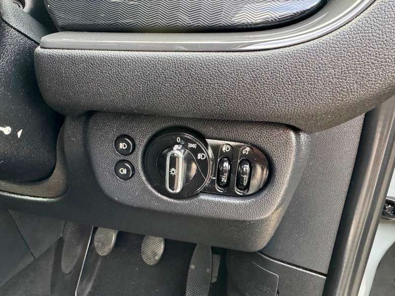 2017 MINI CLUBMAN 2017 MINI CLUBMAN