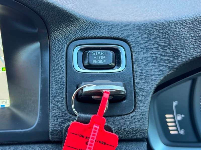 2014 VOLVO V70 2014 VOLVO V70