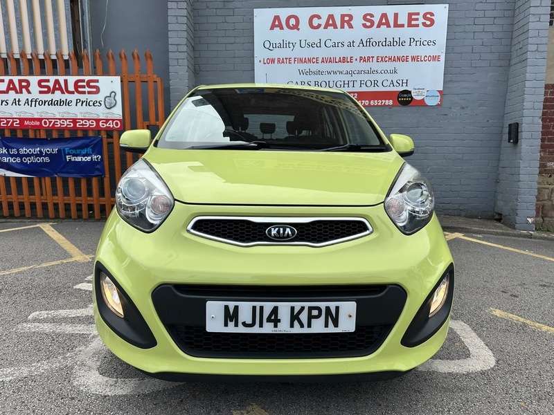 A 2014 KIA PICANTO 3 A 2014 KIA PICANTO 3