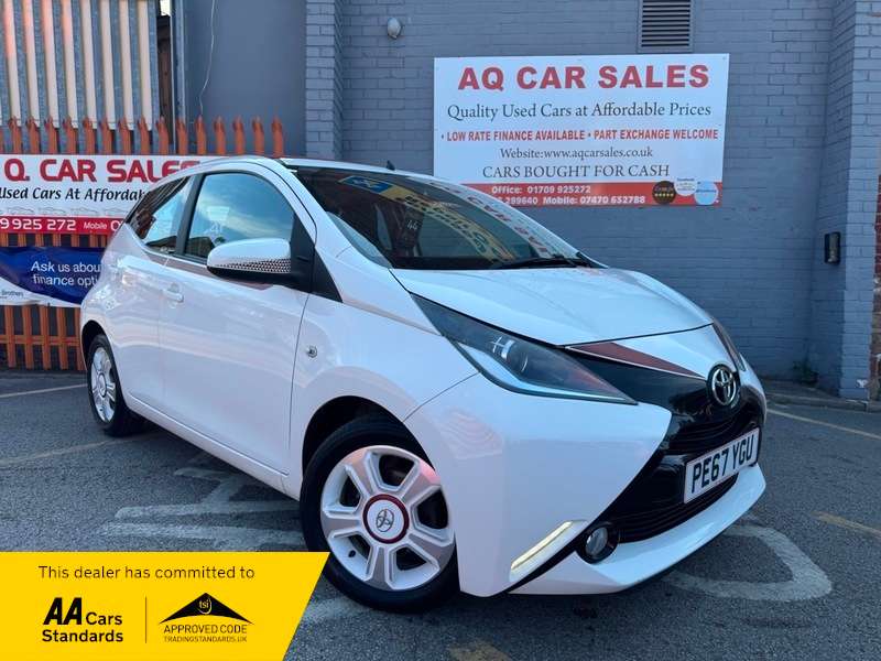 A 2017 TOYOTA AYGO VVT-I X-CLAIM A 2017 TOYOTA AYGO VVT-I X-CLAIM