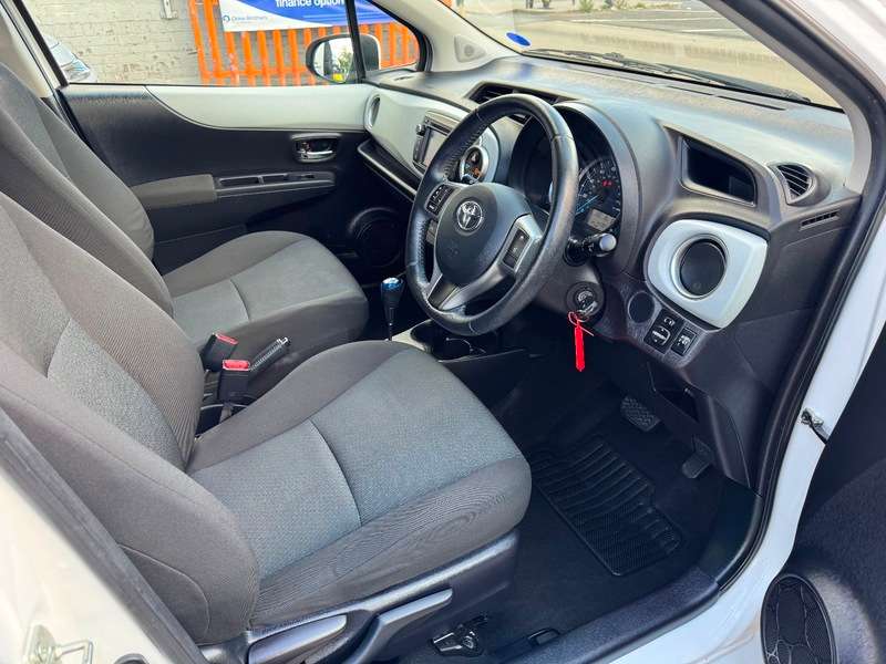 2012 TOYOTA YARIS 2012 TOYOTA YARIS