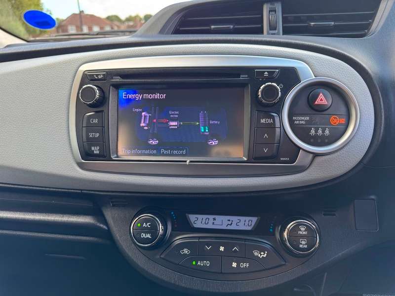 2012 TOYOTA YARIS 2012 TOYOTA YARIS