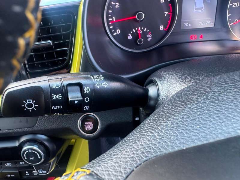 2018 KIA STONIC 2018 KIA STONIC