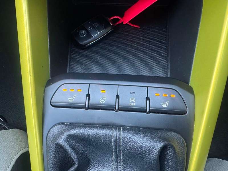 2018 KIA STONIC 2018 KIA STONIC