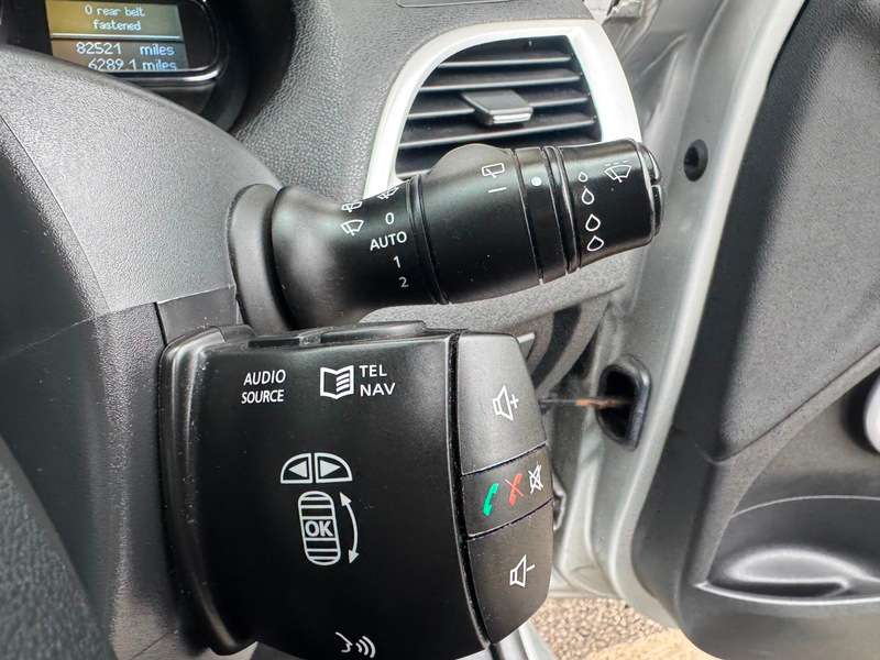 2011 RENAULT MEGANE 2011 RENAULT MEGANE