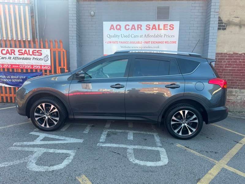A 2015 TOYOTA RAV4 D-4D ICON A 2015 TOYOTA RAV4 D-4D ICON