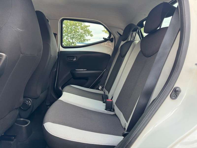 2017 TOYOTA AYGO 2017 TOYOTA AYGO