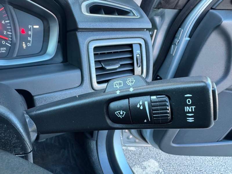 2014 VOLVO V70 2014 VOLVO V70