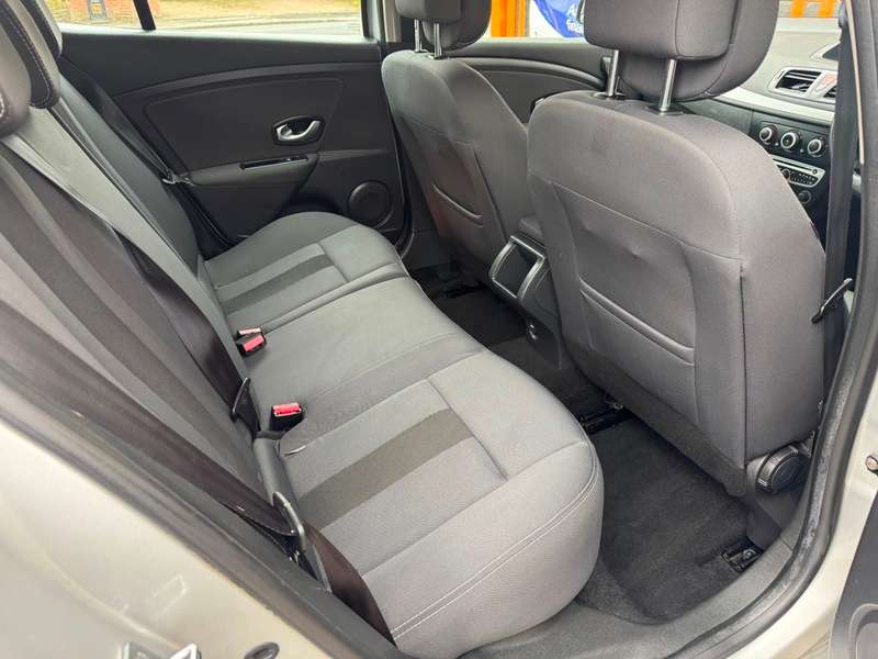 2011 RENAULT MEGANE 2011 RENAULT MEGANE