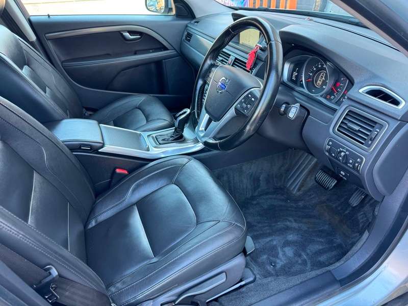 2014 VOLVO V70 2014 VOLVO V70