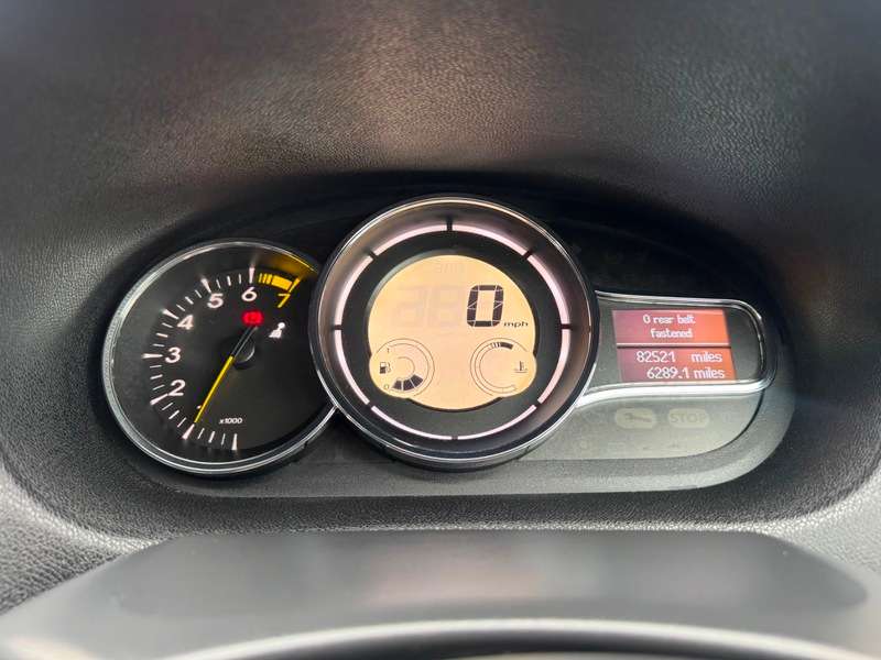 2011 RENAULT MEGANE 2011 RENAULT MEGANE