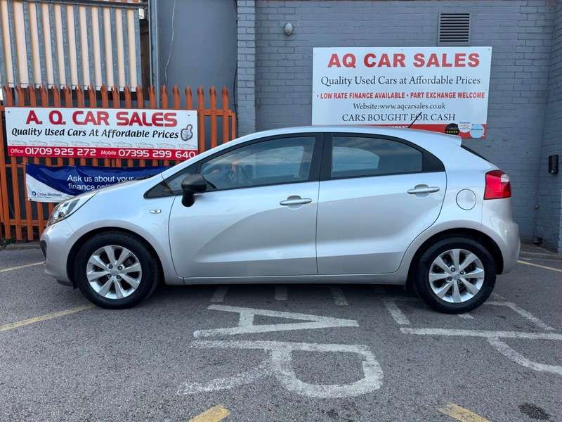 A 2014 KIA RIO VR7 A 2014 KIA RIO VR7